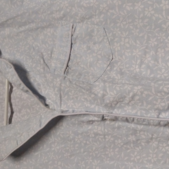 Love Too Lounge - Picture 2 of 3